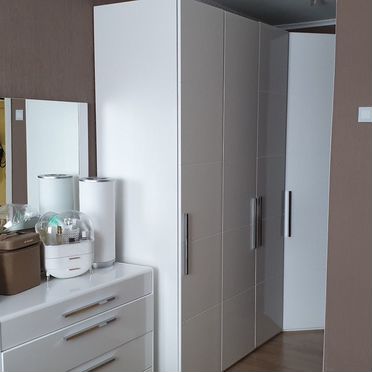 3-к. квартира, 98 м², 3/3 эт.